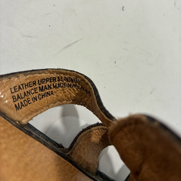 Born Woman’s Black Slide Sandal Size 6 Hand Crafted Leather Shield Design - Picture 8 of 9